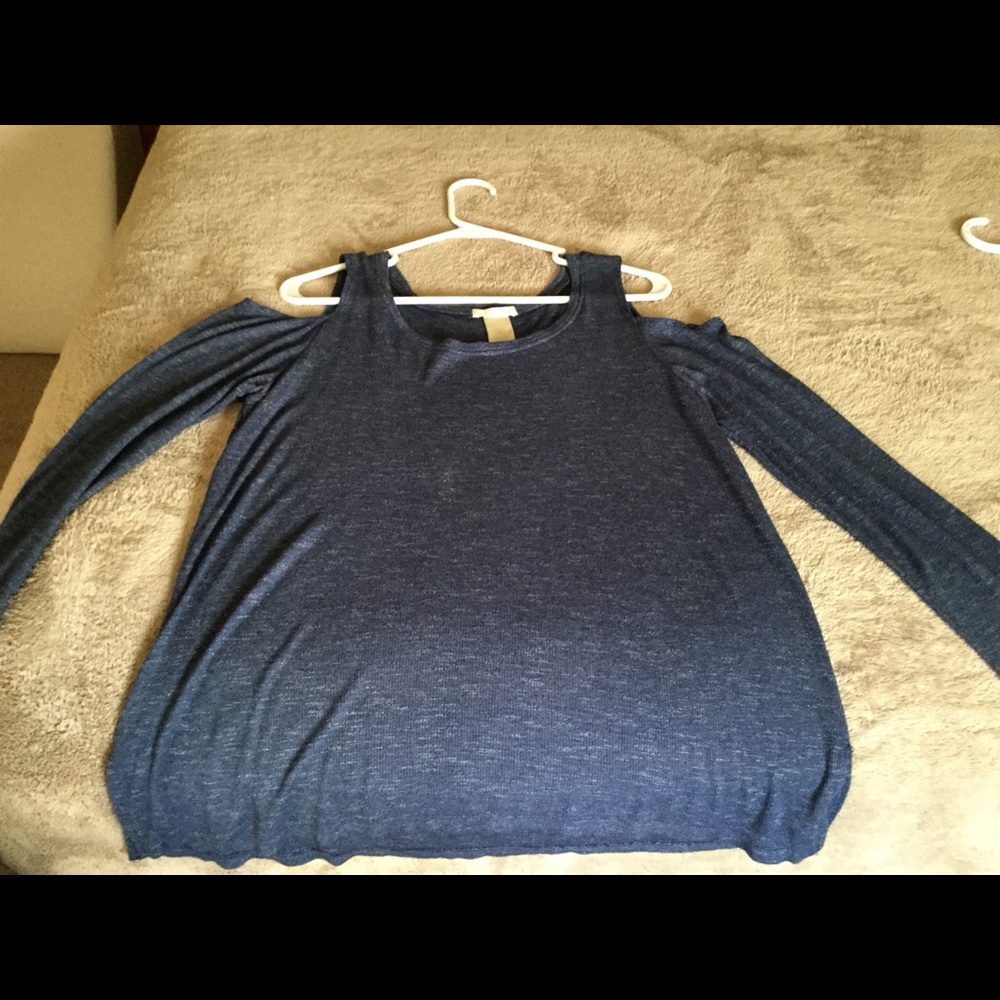 Blue cold shoulder long sleeved blouse
